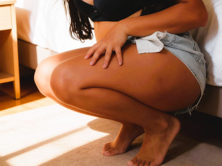 Trinity Stark - Hallo Schatz, du kannst mich TrinityStark nennen!



Ich bin eine Latina, mit großen Titten, harten Nippeln und einem geilen Arsch... Ich bin sehr leidenschaftlich, ich habe eine unglaubliche Persönlichkeit, ich höre gerne Menschen zu, ich genieße die Gesellschaft wirklich, ich liebe Spiele.